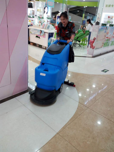 長沙好潤多超市洗地機(jī)交機(jī)現(xiàn)場