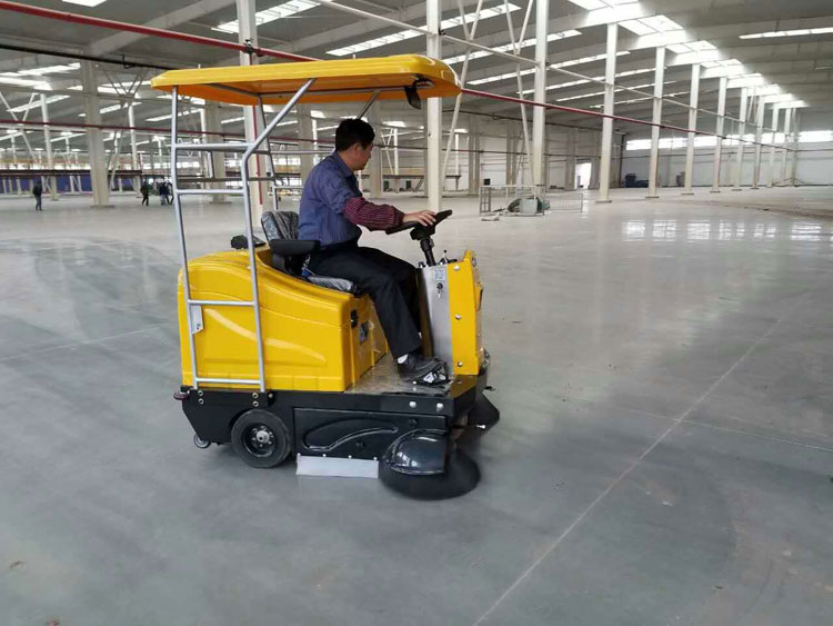 長(zhǎng)沙某汽車(chē)制造廠(chǎng)掃地機(jī)交機(jī)現(xiàn)場(chǎng)