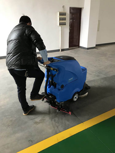 長沙亮點環(huán)?？萍加邢薰?駕駛式洗地機,洗掃一體機,吸塵掃地車哪里好,亮點環(huán)保