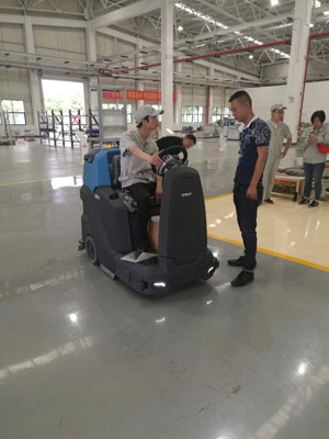 洗地機，掃地機，工業(yè)吸塵器，高壓清洗機，洗掃一體機，駕駛式洗地機，手推式洗地機，駕駛式掃地機，手推式掃地機，商用吸塵器