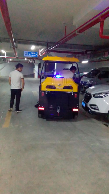 洗地機(jī)，掃地機(jī)，工業(yè)吸塵器，高壓清洗機(jī)，洗掃一體機(jī)，駕駛式洗地機(jī)，手推式洗地機(jī)，駕駛式掃地機(jī)，手推式掃地機(jī)，長(zhǎng)沙亮點(diǎn)環(huán)保官網(wǎng)，商用吸塵器，長(zhǎng)沙洗地機(jī)，長(zhǎng)沙掃地機(jī)，長(zhǎng)沙高壓清洗機(jī)，湖南工業(yè)吸塵器，湖南掃地機(jī)，湖南高壓清洗機(jī)，湖南工業(yè)吸塵器