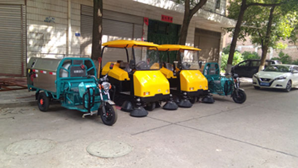 洗地機(jī)，掃地機(jī)，工業(yè)吸塵器，高壓清洗機(jī)，洗掃一體機(jī)，駕駛式洗地機(jī)，手推式洗地機(jī)，駕駛式掃地機(jī)，手推式掃地機(jī)，長(zhǎng)沙亮點(diǎn)環(huán)保官網(wǎng)，商用吸塵器，長(zhǎng)沙洗地機(jī)，長(zhǎng)沙掃地機(jī)，長(zhǎng)沙高壓清洗機(jī)，湖南工業(yè)吸塵器，湖南掃地機(jī)，湖南高壓清洗機(jī)，湖南工業(yè)吸塵器
