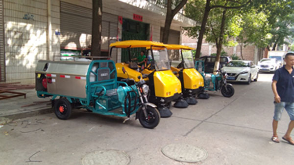 洗地機(jī)，掃地機(jī)，工業(yè)吸塵器，高壓清洗機(jī)，洗掃一體機(jī)，駕駛式洗地機(jī)，手推式洗地機(jī)，駕駛式掃地機(jī)，手推式掃地機(jī)，長(zhǎng)沙亮點(diǎn)環(huán)保官網(wǎng)，商用吸塵器，長(zhǎng)沙洗地機(jī)，長(zhǎng)沙掃地機(jī)，長(zhǎng)沙高壓清洗機(jī)，湖南工業(yè)吸塵器，湖南掃地機(jī)，湖南高壓清洗機(jī)，湖南工業(yè)吸塵器