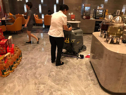 洗地機(jī)，掃地機(jī)，工業(yè)吸塵器，高壓清洗機(jī)，洗掃一體機(jī)，駕駛式洗地機(jī)，手推式洗地機(jī)，駕駛式掃地機(jī)，手推式掃地機(jī)，長沙亮點環(huán)保官網(wǎng)，商用吸塵器，長沙洗地機(jī)，長沙掃地機(jī)，長沙高壓清洗機(jī)，湖南工業(yè)吸塵器，湖南掃地機(jī)，湖南高壓清洗機(jī)，湖南工業(yè)吸塵器