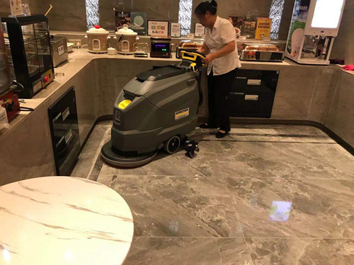 洗地機(jī)，掃地機(jī)，工業(yè)吸塵器，高壓清洗機(jī)，洗掃一體機(jī)，駕駛式洗地機(jī)，手推式洗地機(jī)，駕駛式掃地機(jī)，手推式掃地機(jī)，長沙亮點環(huán)保官網(wǎng)，商用吸塵器，長沙洗地機(jī)，長沙掃地機(jī)，長沙高壓清洗機(jī)，湖南工業(yè)吸塵器，湖南掃地機(jī)，湖南高壓清洗機(jī)，湖南工業(yè)吸塵器