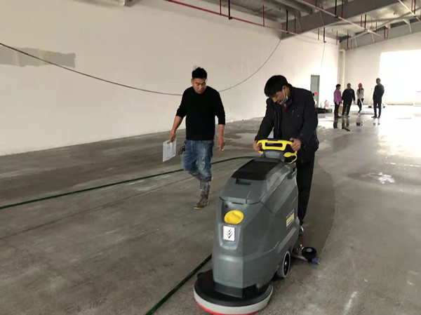 洗地機(jī)，掃地機(jī)，工業(yè)吸塵器，高壓清洗機(jī)，洗掃一體機(jī)，駕駛式洗地機(jī)，手推式洗地機(jī)，駕駛式掃地機(jī)，手推式掃地機(jī)，長(zhǎng)沙亮點(diǎn)環(huán)保官網(wǎng)，商用吸塵器，長(zhǎng)沙洗地機(jī)，長(zhǎng)沙掃地機(jī)，長(zhǎng)沙高壓清洗機(jī)，湖南工業(yè)吸塵器，湖南掃地機(jī)，湖南高壓清洗機(jī)，湖南工業(yè)吸塵器，出租洗地機(jī)，租賃洗地機(jī)，租洗地機(jī)
