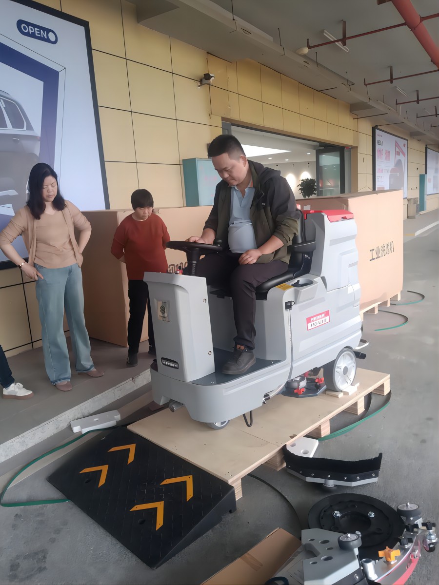 洗地機(jī)，掃地機(jī)，工業(yè)吸塵器，高壓清洗機(jī)，洗掃一體機(jī)，駕駛式洗地機(jī)，手推式洗地機(jī)，駕駛式掃地機(jī)，手推式掃地機(jī)，商用吸塵器，長沙洗地機(jī)，長沙掃地機(jī)，長沙高壓清洗機(jī)，湖南工業(yè)吸塵器，湖南掃地機(jī)，湖南高壓清洗機(jī)，湖南工業(yè)吸塵器，出租洗地機(jī)，租賃洗地機(jī)，租洗地機(jī)，長沙洗地機(jī)出租，湖南洗地機(jī)出租，長沙洗地機(jī)租賃，湖南洗地機(jī)租賃